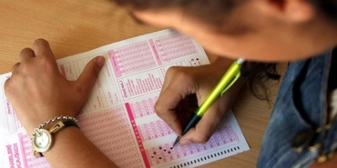 bakan-ozer:-100-bin-ogrenciye-aylik-863-tl-burs-verecegiz