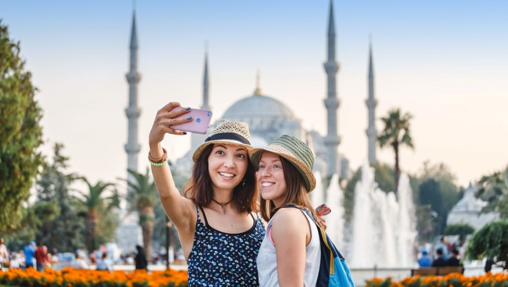 turkiye’ye-nisan-ayinda-3,3-milyon-turist-geldi