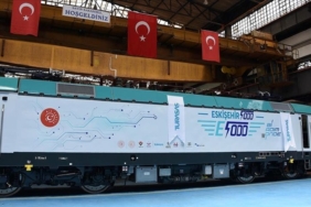 milli-elektrikli-tren-yolculu-seferlerine-bugun-basliyor