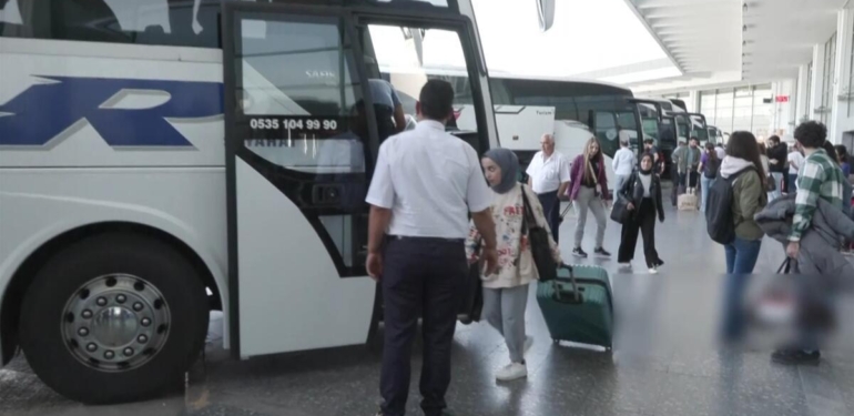 Otogarlarda seçim yoğunluğu!