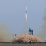 cin,-uzay-istasyonuna-yeni-taykonot-ekibini-yolladi