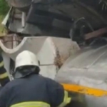 kirklareli’de-otomobil-ile-tanker-capisti:-tanker-surucusunu-sikistigi-yerden-itfaiye-ekipleri-kurtardi