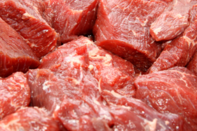 severek-yiyorsunuz-ama-felc-riskini-yuzde-14-artiriyor!-uzmanlar-saglik-icin-riskli-iki-eti-acikladi