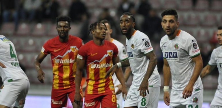 Bernard Mensah Kayserispor’a veda etti