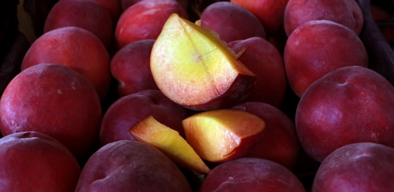 Şeftali’nin kilosu halde 7 lira, markette 27 lira