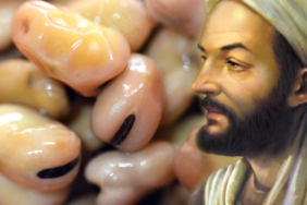 ibn-i-sina-yuzyillar-once-uzun-yasamin-sirrini-vermis!-bunu-yiyenler-100-yasina-kadar-yasiyor