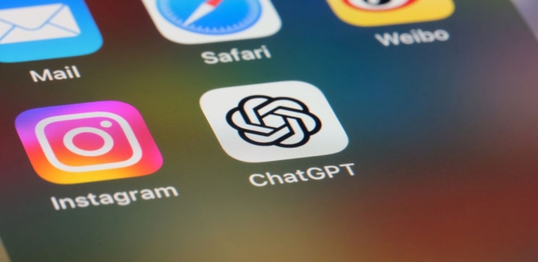 ChatGPT’ye iOS güncellemesi: Siri aracılığıyla soru sorulabilecek