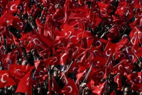 29 Ekim Cumhuriyet Bayramı kutlamalarında dalgalanan Türk bayrakları
