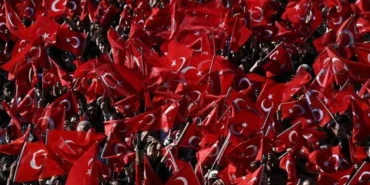 29 Ekim Cumhuriyet Bayramı kutlamalarında dalgalanan Türk bayrakları