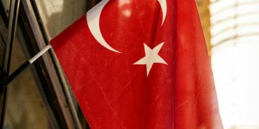 Direkte dalgalanan Türk bayrağı (temsili görsel)