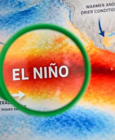Haritada büyüteçle gösterilen Pasifik Okyanusu'ndaki El Nino ısınması
