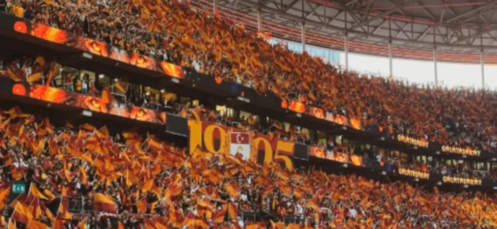 Galatasaray-Fenerbahçe biletleri - RAMS Park tribünlerinde Galatasaray taraftarları