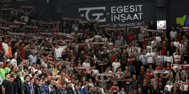 Atilla Karaoğlan - Hakem Atilla Karaoğlan bir Süper Lig maçında sahada