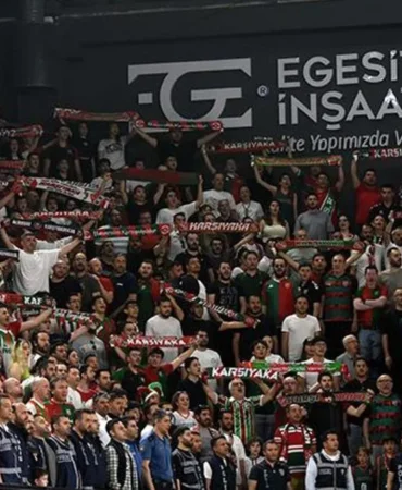 Atilla Karaoğlan - Hakem Atilla Karaoğlan bir Süper Lig maçında sahada