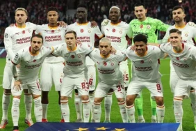 Galatasaray Lille - Galatasaray futbolcuları Lille maçı öncesi takım fotoğrafında