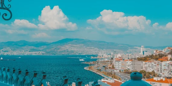 Tugay’ın AK Parti’ye geçişinin ardından İzmir Büyükşehir’de vekâlet ve meclis süreci