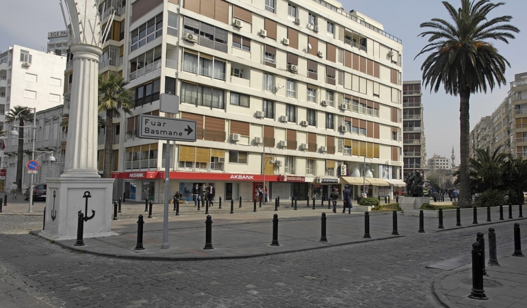 İzmir hava durumu: Hafta ortası 26 derece, cuma günü gök gürültülü sağanak bekleniyor
